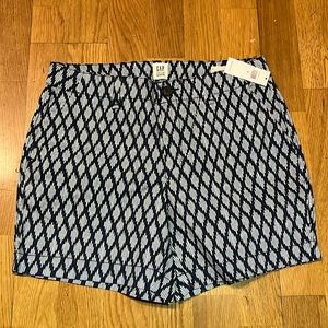 Gap 5” Khaki City Shorts - Size 2